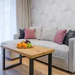 Apartament Black & Pink A020 - Holiday City
