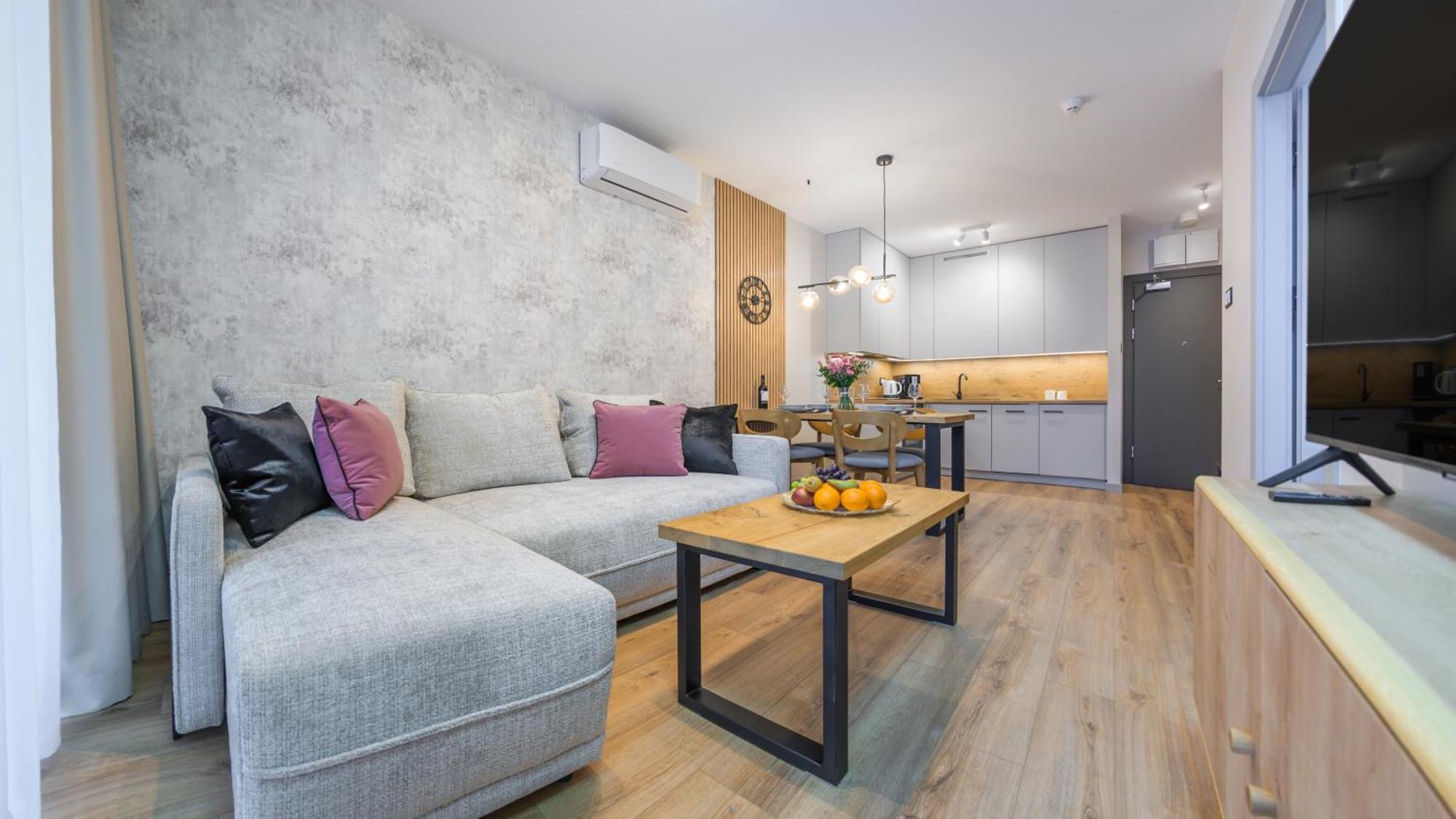 Black & Pink A020 - Apartment *